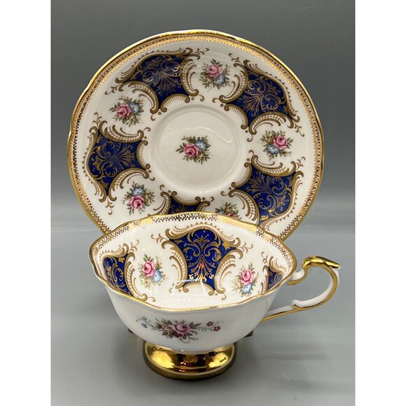 Paragon By Appointment Majesty The Queen Tea Cup Saucer Set Gold & Blue Rare - Picture 4 of 9